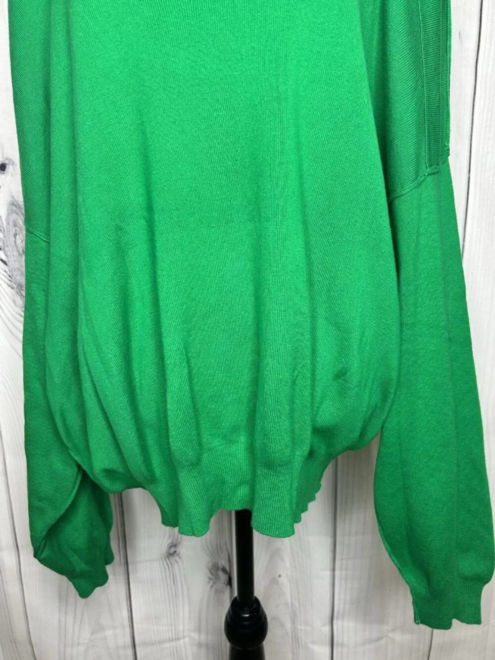 Umgee green neck